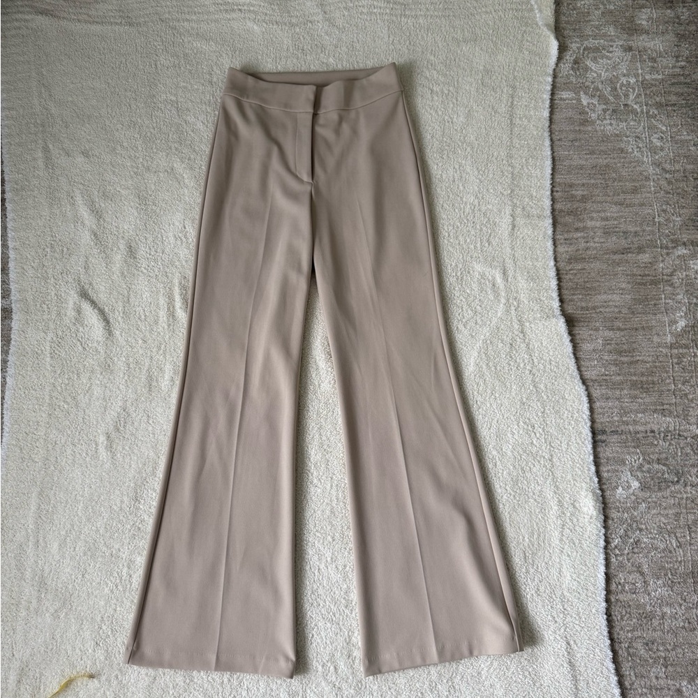 DKNY beige trouser size 4 - excellent condition- worn once